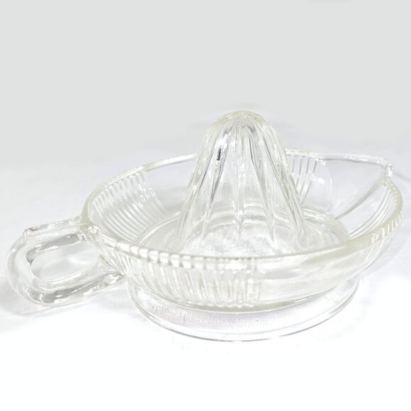 VTG Glass citrus Juicer Reamer Loop Handle Large Spout 1960's Retro Cottage Core - Picture 1 of 7